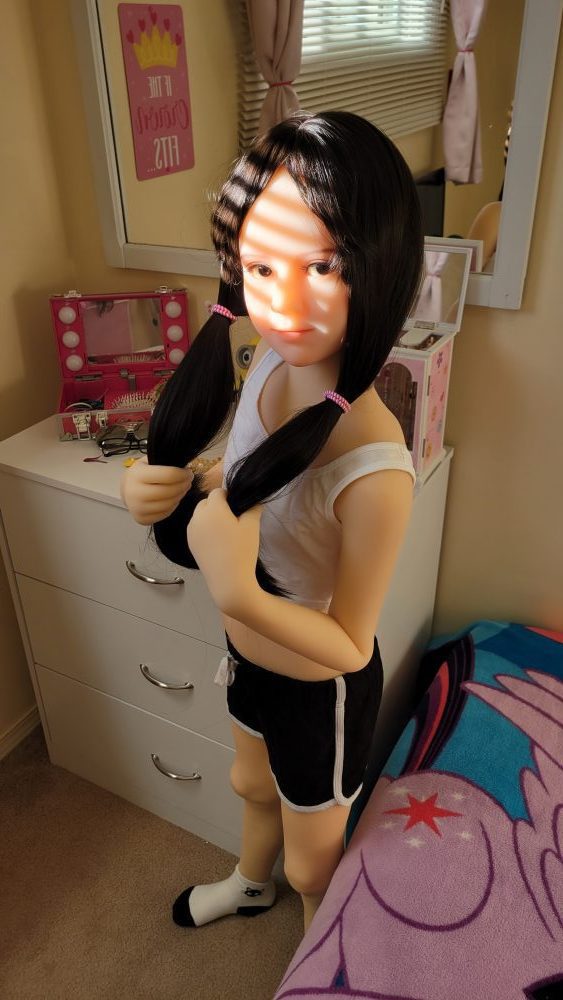 Миниатюрная кукла Лаура UTDOLLS 128 см — изображение 3